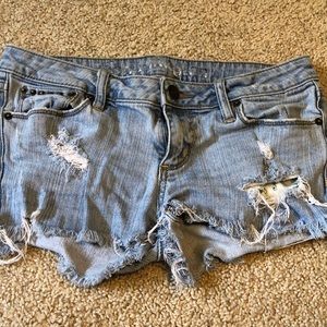Bullhead distressed light wash jean shorts
